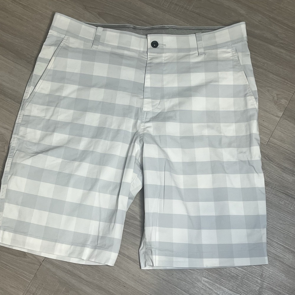 Nike UV Plaid Men's Golf shorts size 34 plaid chino DH1294-494